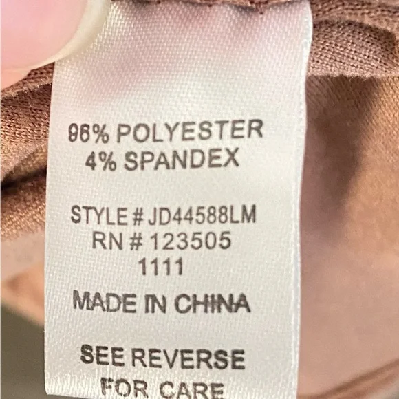 Heart & Hips Maternity Dress - Picture 9 of 14